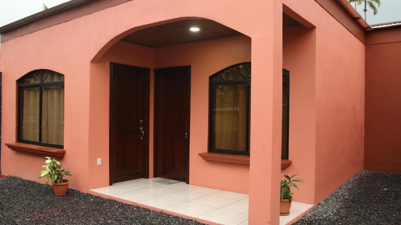 Arenal Red Apartment La Fortuna ภายนอก รูปภาพ